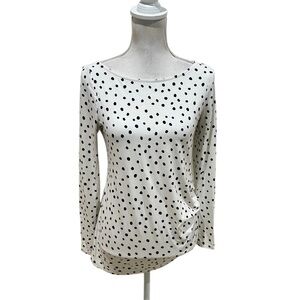A pea in the pod black/white polka dot long sleeved side ruched top size small
